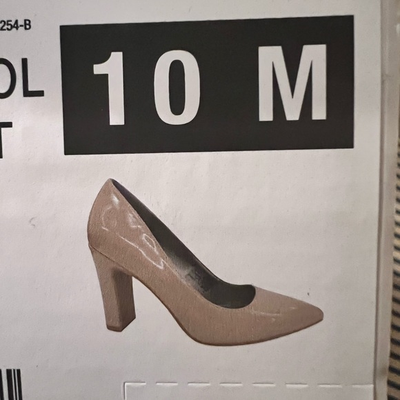 All money goes to building fund for ministry - Picture 8 of 8